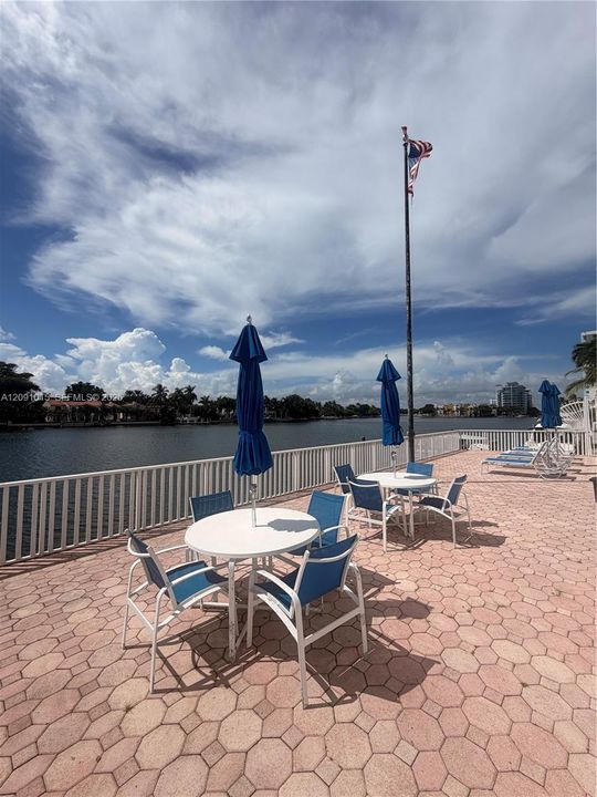 For Rent: $3,700 (2 beds, 2 baths, 1030 Square Feet)