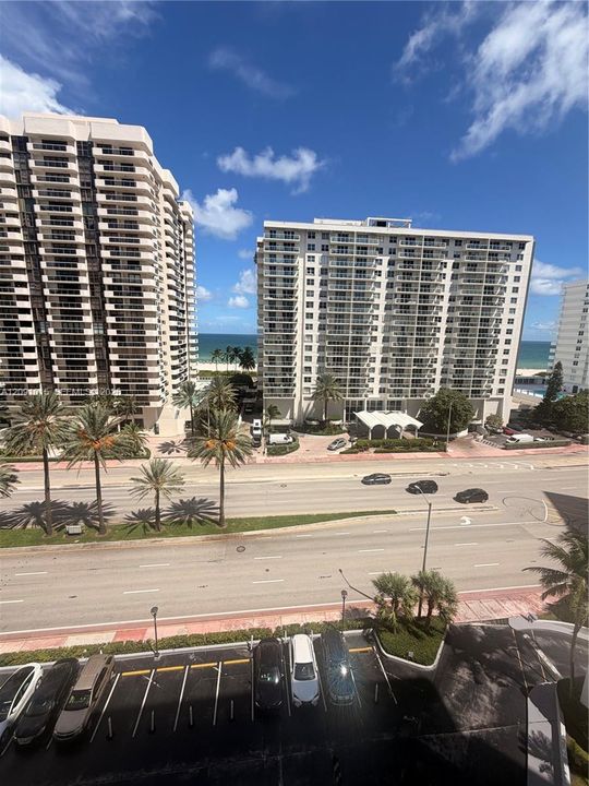 For Rent: $3,700 (2 beds, 2 baths, 1030 Square Feet)