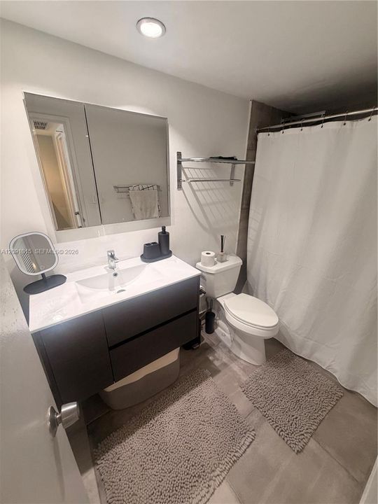 For Rent: $3,700 (2 beds, 2 baths, 1030 Square Feet)