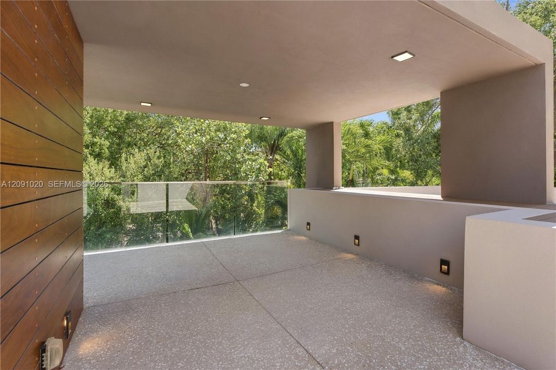 En Venta: $5,999,000 (5 camas, 4 baños, 4478 Pies cuadrados)
