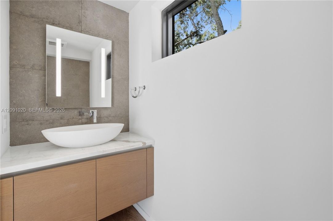 En Venta: $5,999,000 (5 camas, 4 baños, 4478 Pies cuadrados)