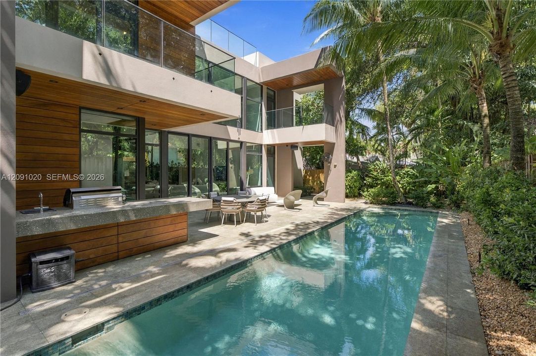 En Venta: $5,999,000 (5 camas, 4 baños, 4478 Pies cuadrados)