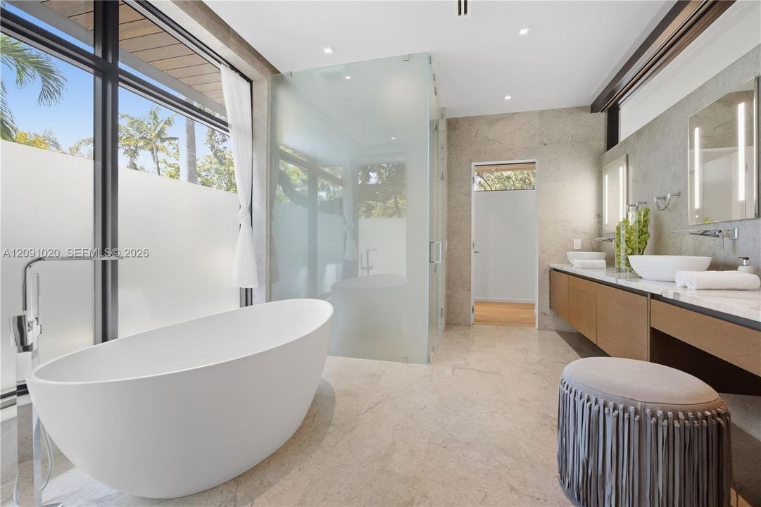 En Venta: $5,999,000 (5 camas, 4 baños, 4478 Pies cuadrados)