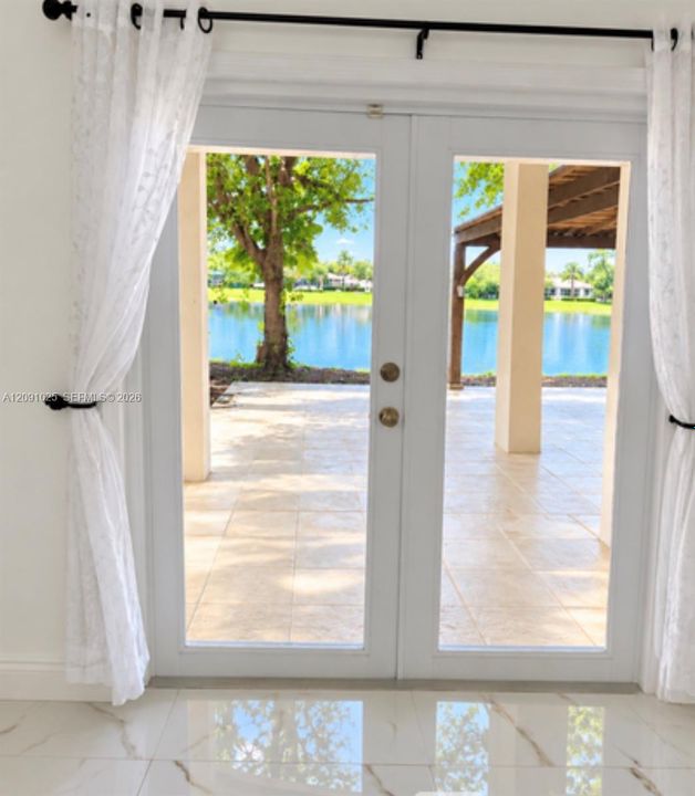 For Rent: $4,000 (5 beds, 3 baths, 2170 Square Feet)