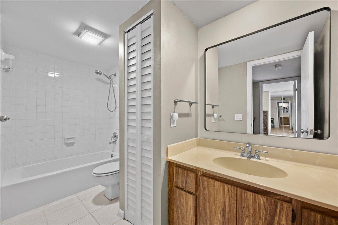Full_Bathroom
