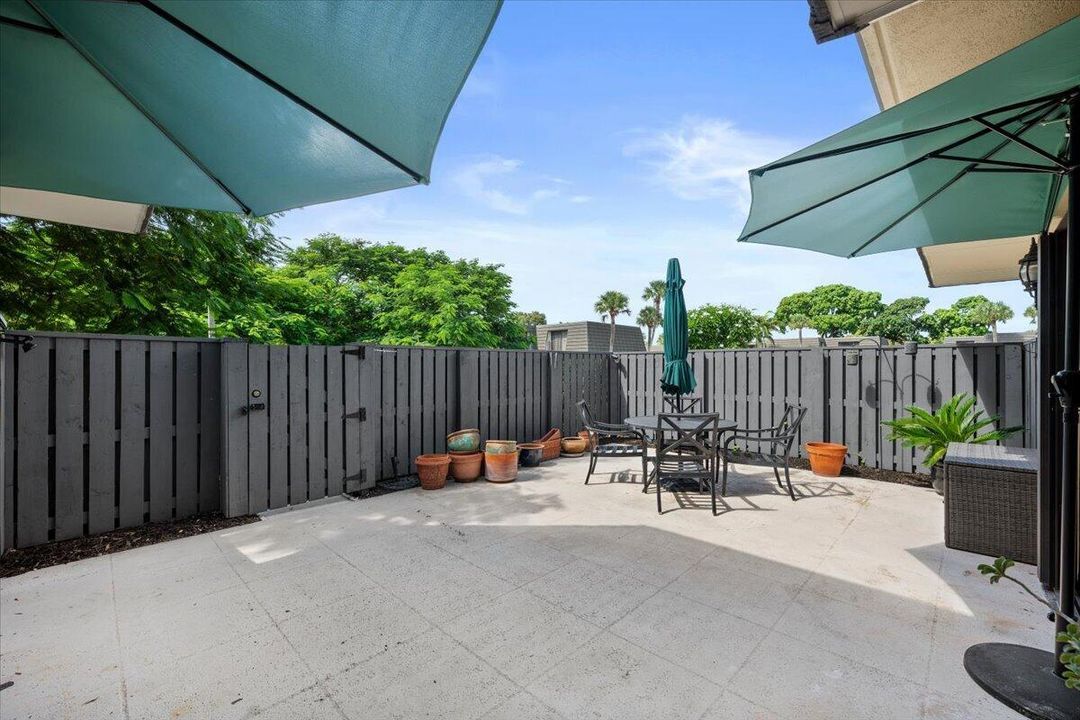 Private_Courtyard