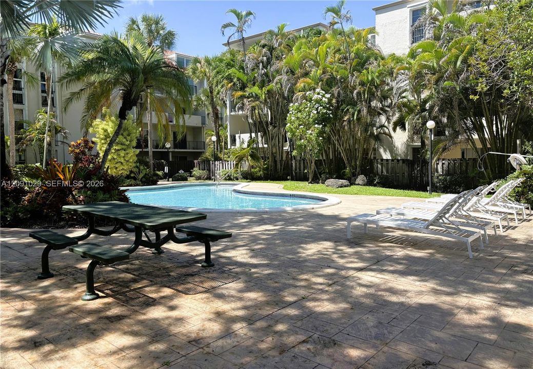 En Venta: $262,500 (1 camas, 1 baños, 904 Pies cuadrados)