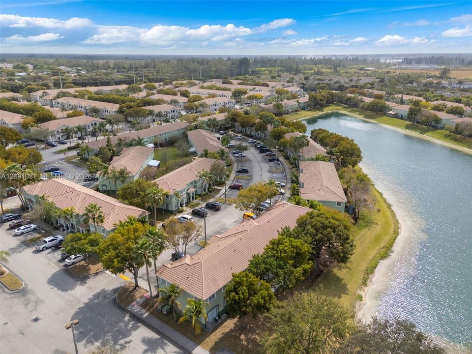 For Rent: $2,900 (3 beds, 3 baths, 1423 Square Feet)