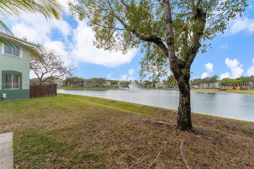 For Rent: $2,900 (3 beds, 3 baths, 1423 Square Feet)