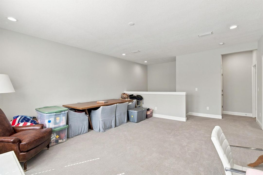 032 - family room 2