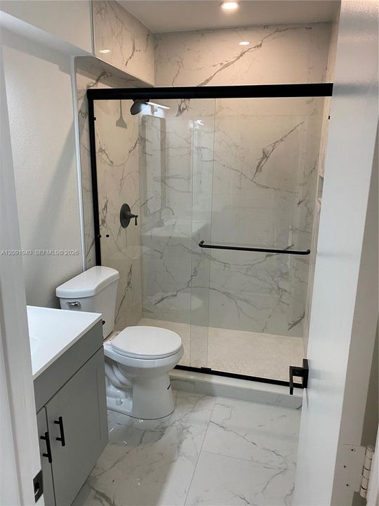 For Sale: $159,000 (2 beds, 1 baths, 826 Square Feet)