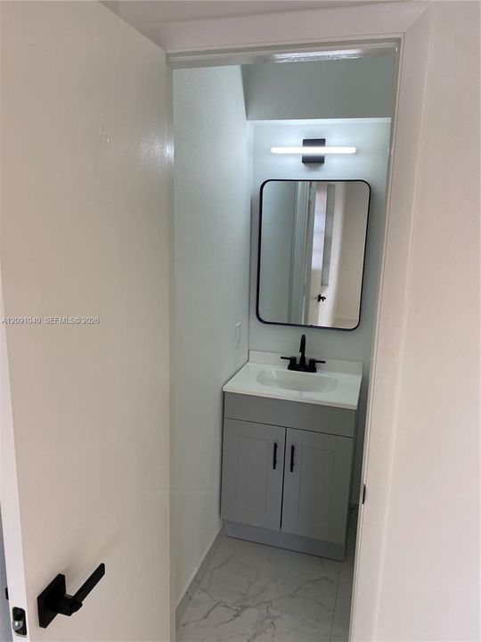 For Sale: $159,000 (2 beds, 1 baths, 826 Square Feet)