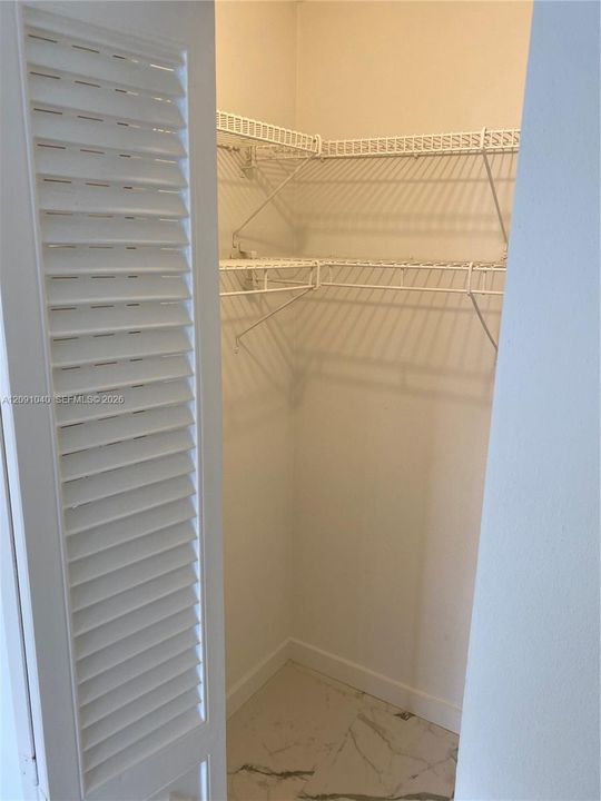 For Sale: $159,000 (2 beds, 1 baths, 826 Square Feet)
