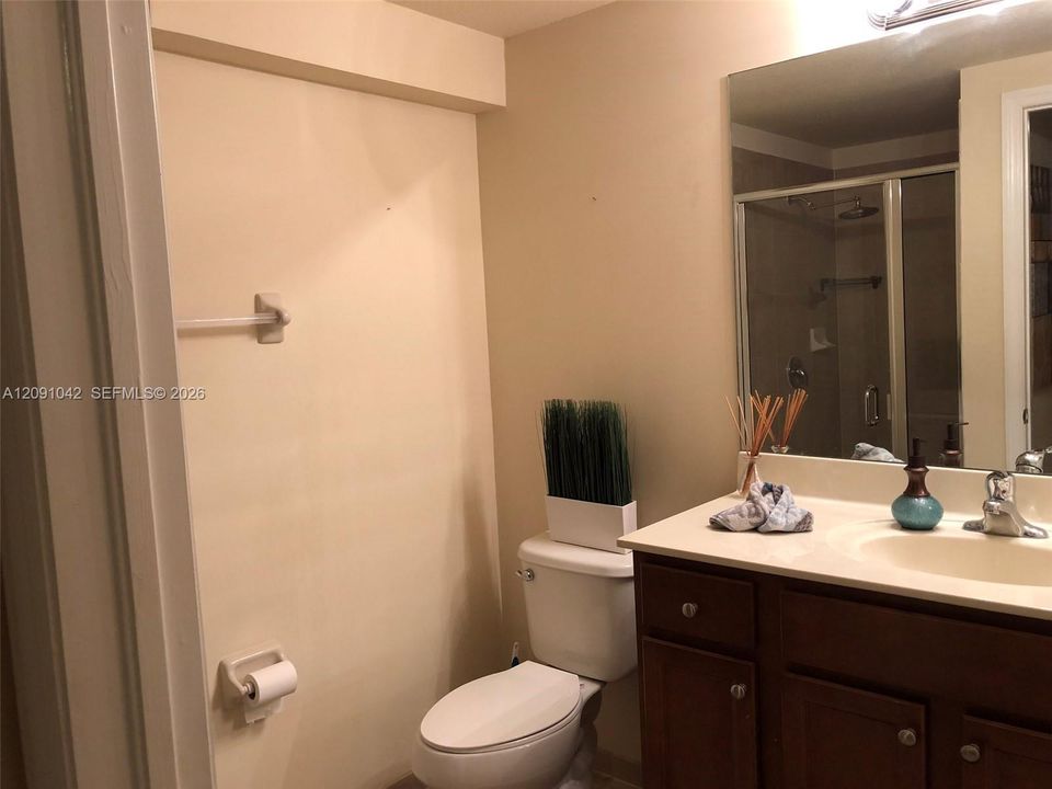 En Renta: $3,400 (4 camas, 3 baños, 2312 Pies cuadrados)
