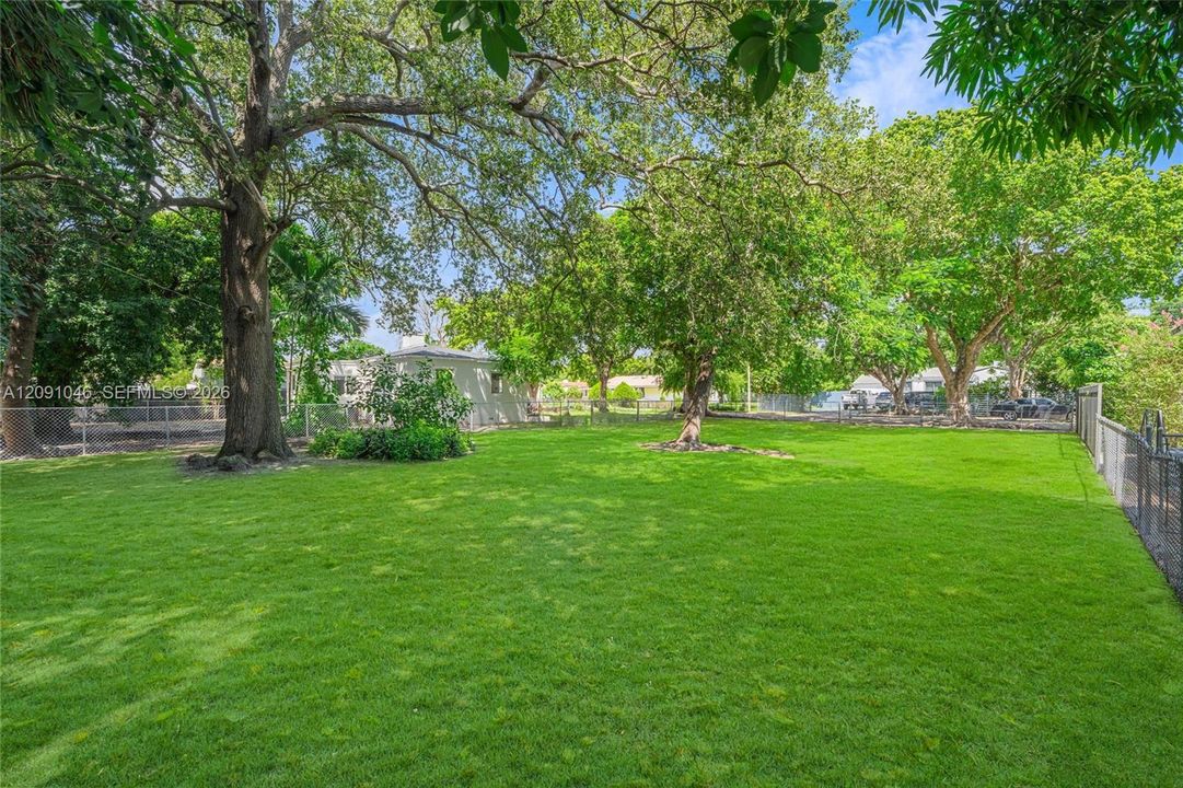 待售: $299,000 (0.16 acres)