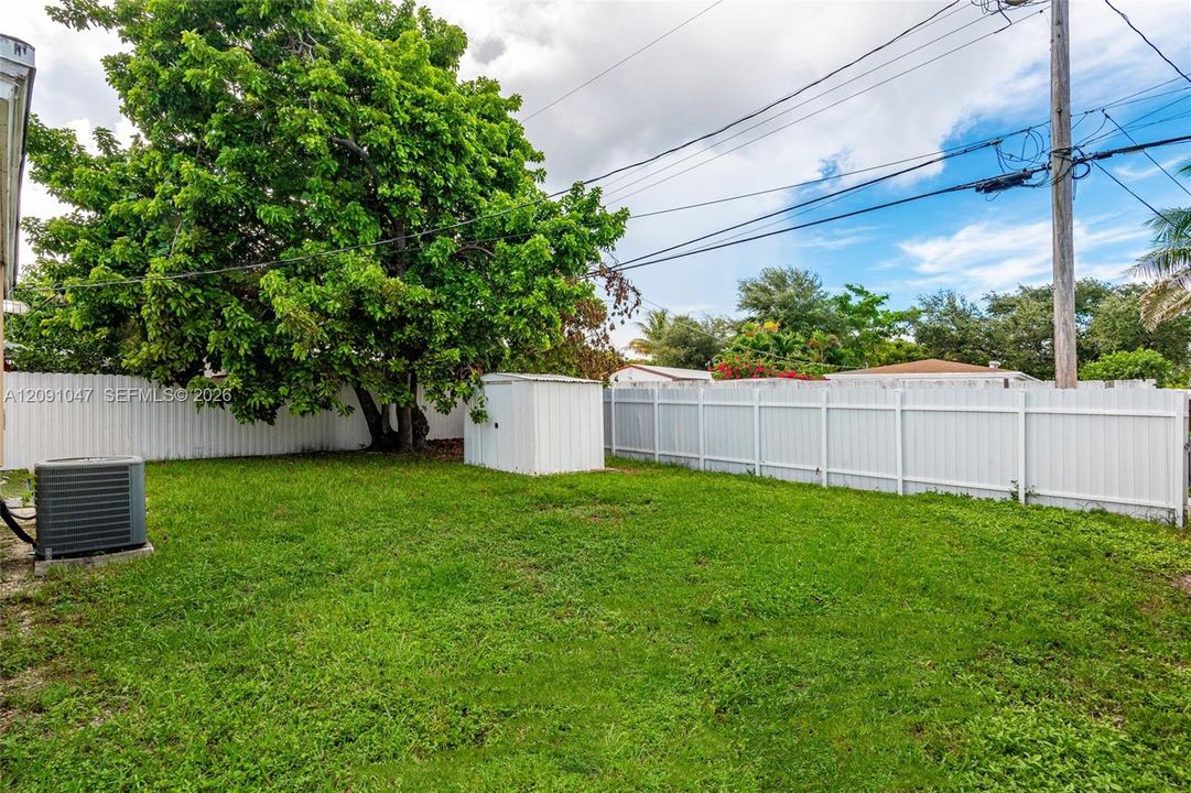 For Rent: $2,895 (3 beds, 1 baths, 1232 Square Feet)