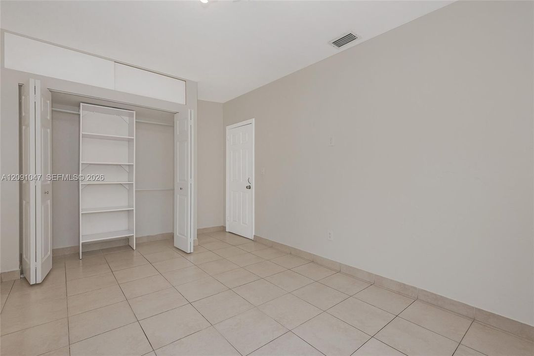 For Rent: $2,895 (3 beds, 1 baths, 1232 Square Feet)