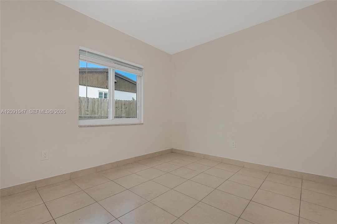 For Rent: $2,895 (3 beds, 1 baths, 1232 Square Feet)