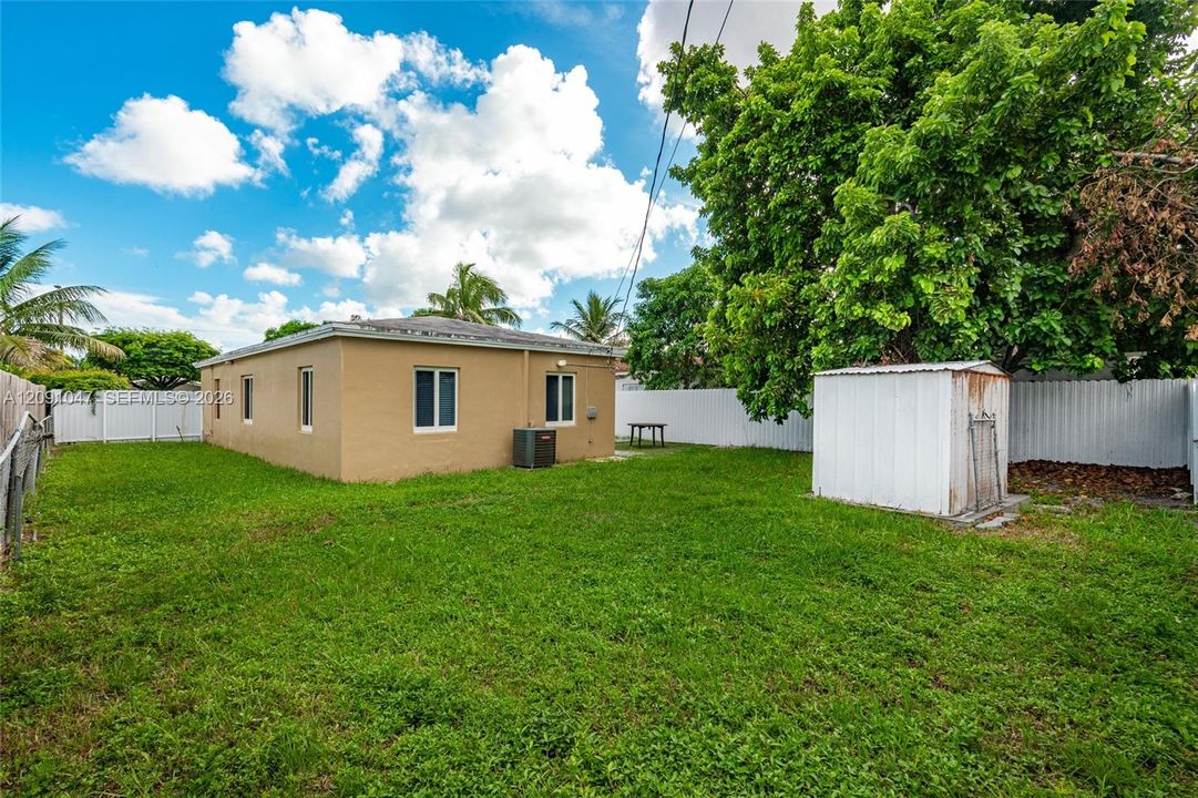 For Rent: $2,895 (3 beds, 1 baths, 1232 Square Feet)