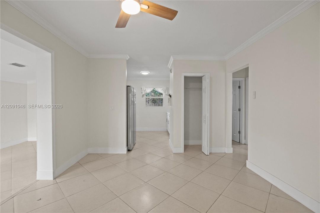 В аренду: $3,000 (3 спален, 1 ванн, 1093 Квадратных фут)