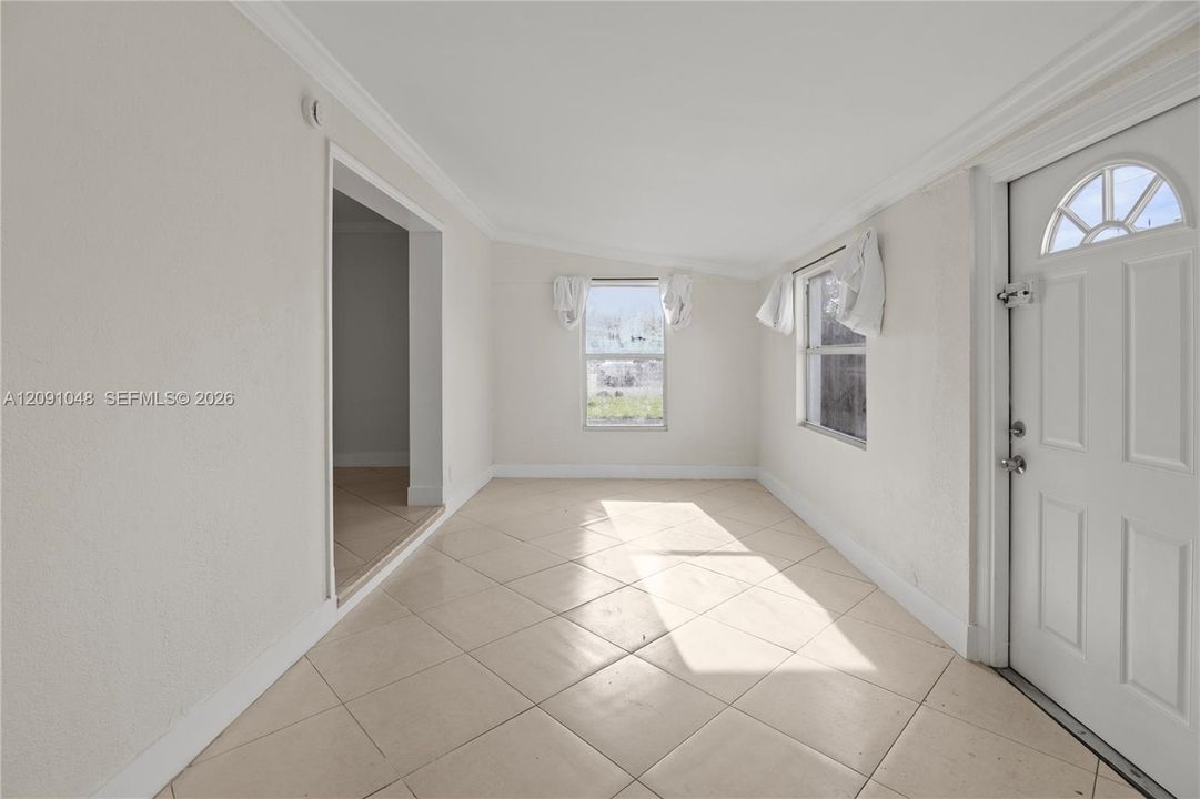 В аренду: $3,000 (3 спален, 1 ванн, 1093 Квадратных фут)