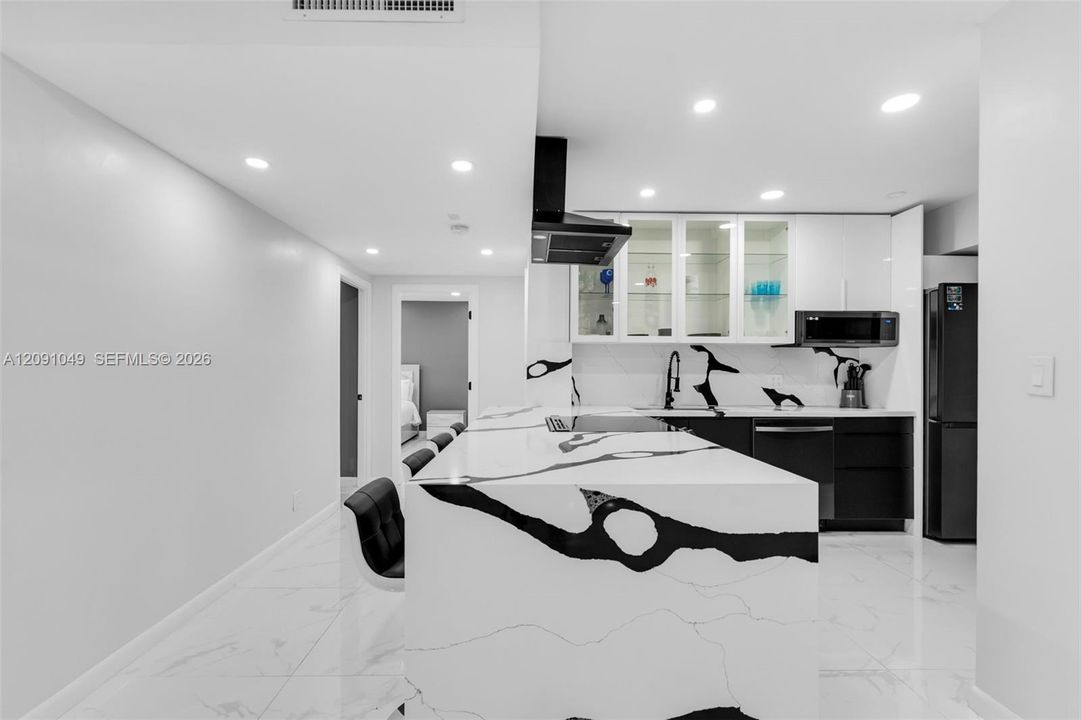 For Sale: $250,000 (2 beds, 2 baths, 1132 Square Feet)