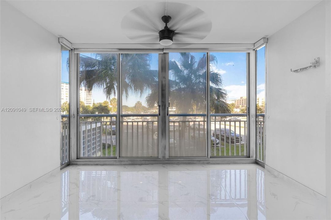For Sale: $250,000 (2 beds, 2 baths, 1132 Square Feet)