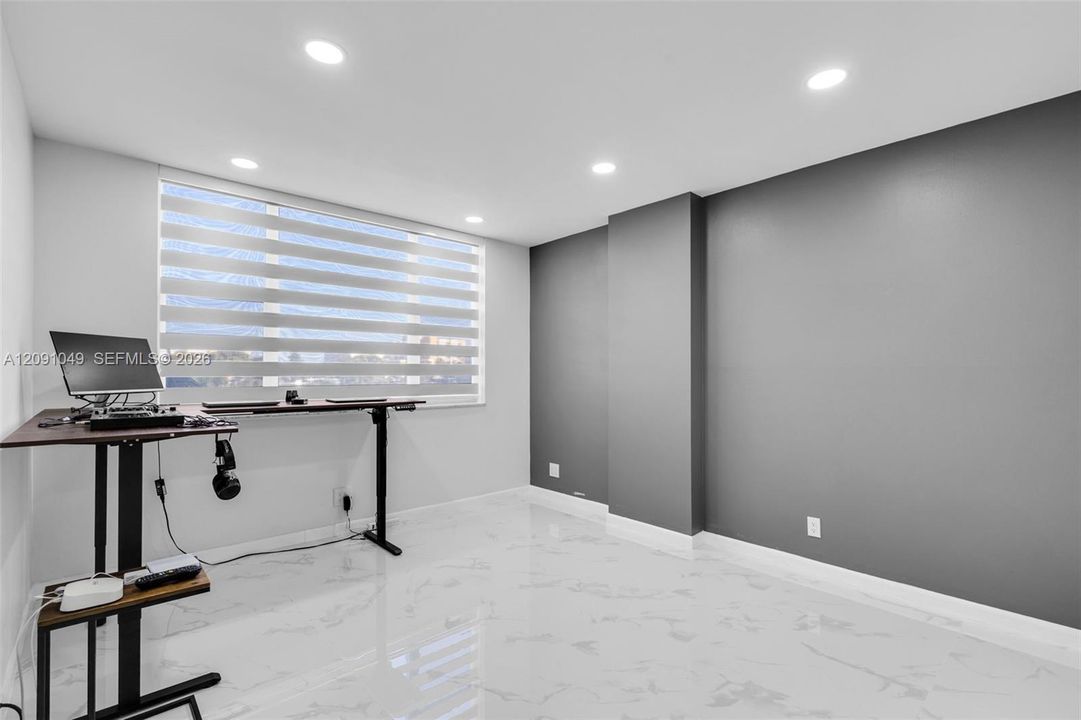 For Sale: $250,000 (2 beds, 2 baths, 1132 Square Feet)