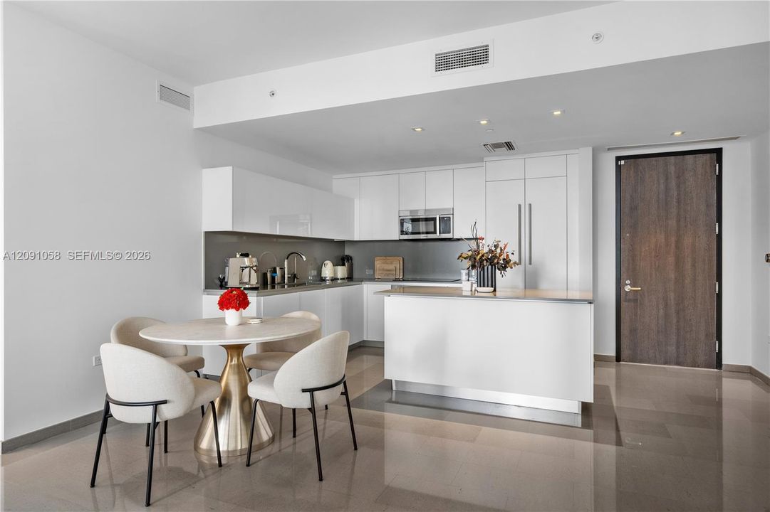 En Venta: $890,000 (2 camas, 2 baños, 1238 Pies cuadrados)