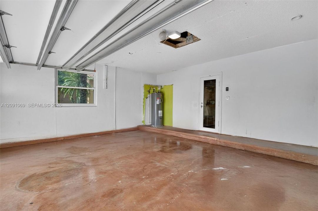 En Venta: $739,000 (4 camas, 3 baños, 2104 Pies cuadrados)