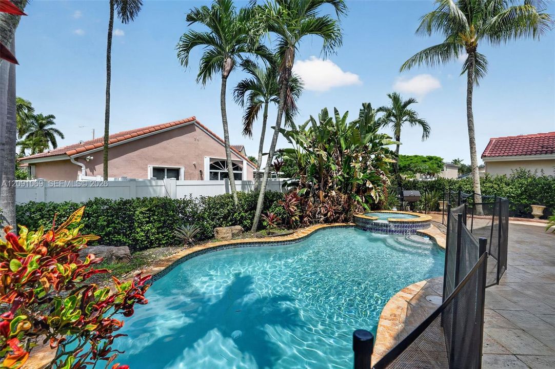 En Venta: $739,000 (4 camas, 3 baños, 2104 Pies cuadrados)