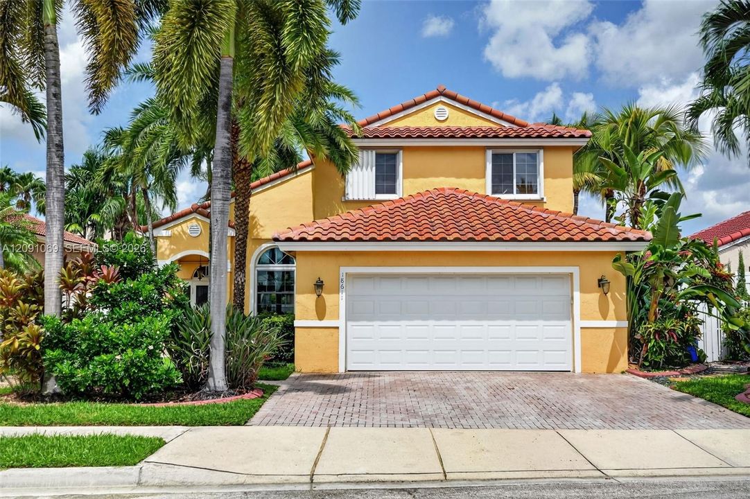 En Venta: $739,000 (4 camas, 3 baños, 2104 Pies cuadrados)