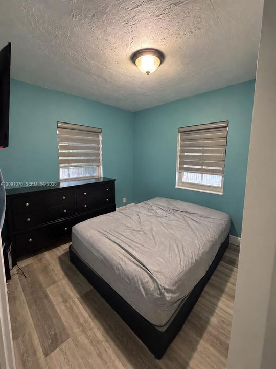For Sale: $550,000 (3 beds, 2 baths, 1142 Square Feet)