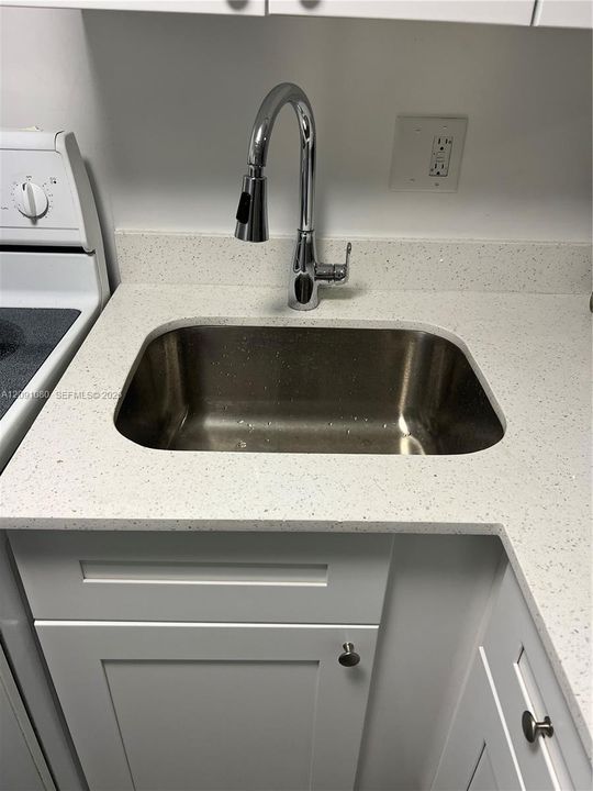 En Venta: $299,999 (2 camas, 1 baños, 1003 Pies cuadrados)