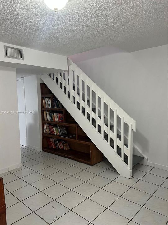 En Venta: $299,999 (2 camas, 1 baños, 1003 Pies cuadrados)
