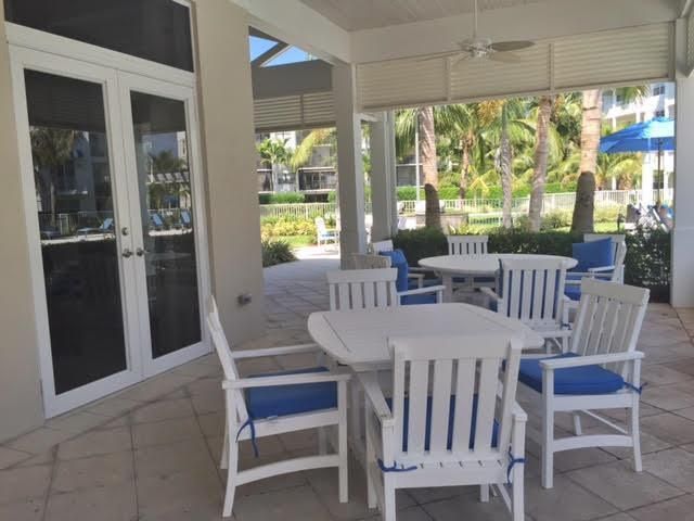 Clubhouse Outdoor Seating