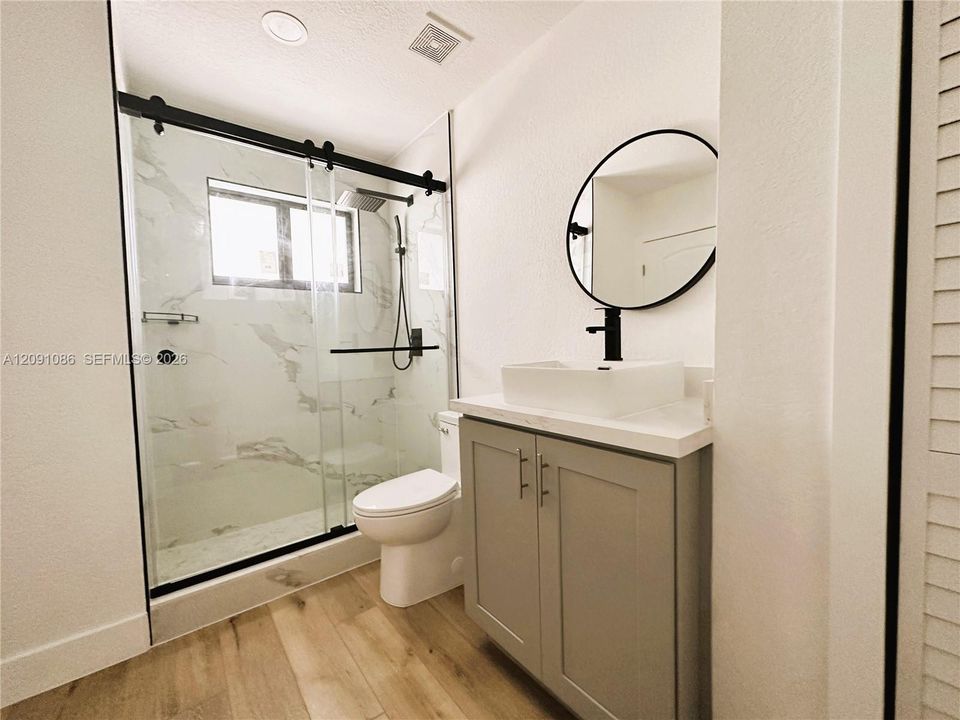 En Renta: $1,950 (1 camas, 1 baños, 2705 Pies cuadrados)