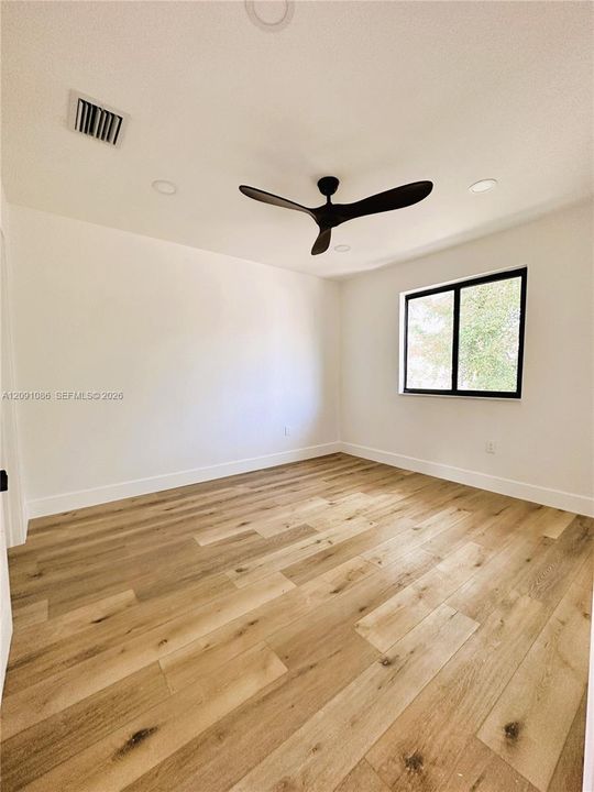 En Renta: $1,950 (1 camas, 1 baños, 2705 Pies cuadrados)