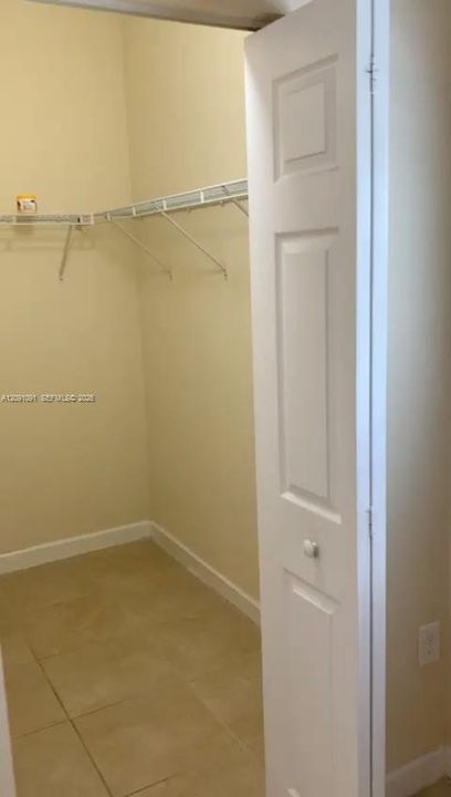 En Renta: $1,600 (0 camas, 1 baños, 2312 Pies cuadrados)