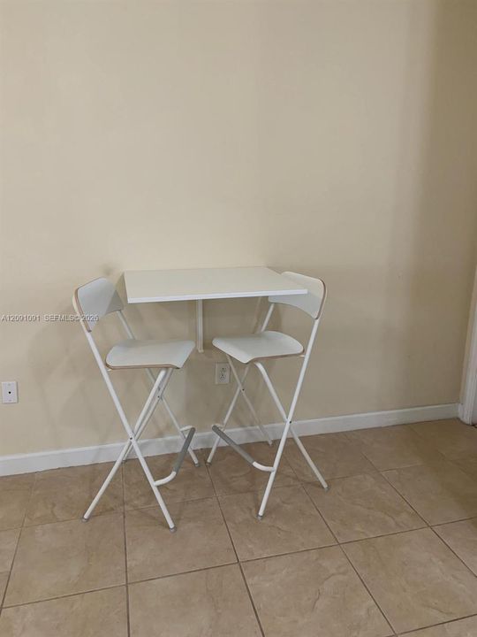 En Renta: $1,600 (0 camas, 1 baños, 2312 Pies cuadrados)