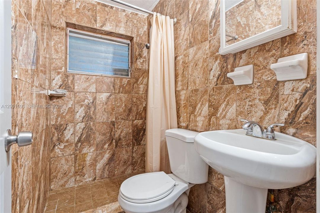 En Venta: $515,000 (3 camas, 2 baños, 1200 Pies cuadrados)