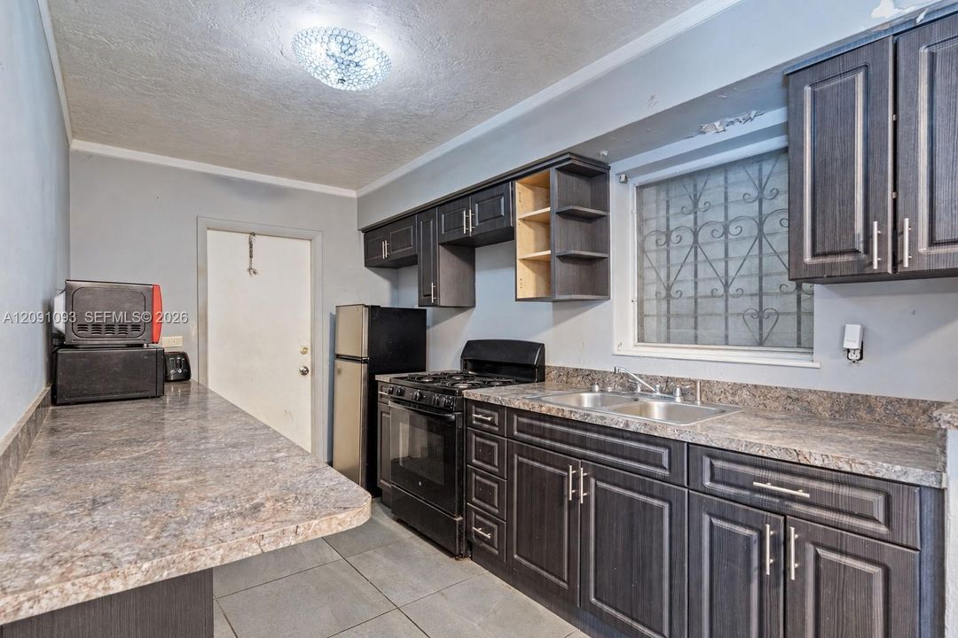 En Venta: $515,000 (3 camas, 2 baños, 1200 Pies cuadrados)