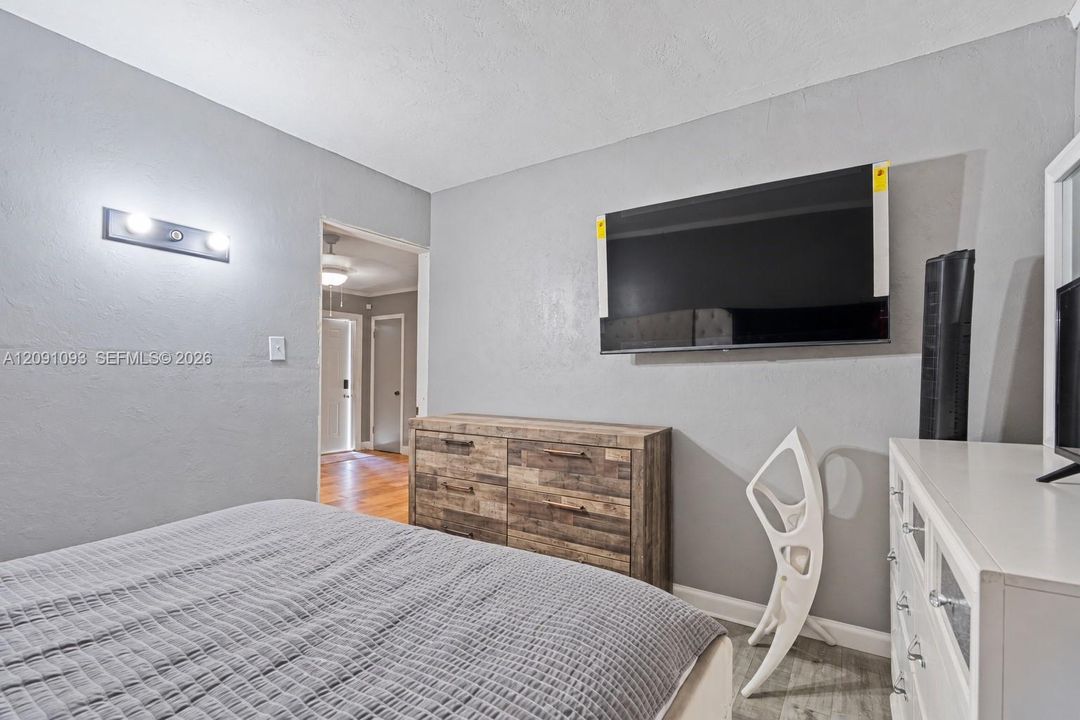 En Venta: $515,000 (3 camas, 2 baños, 1200 Pies cuadrados)