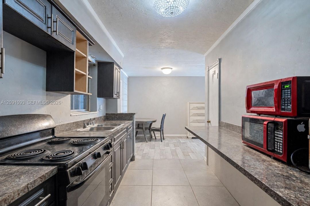En Venta: $515,000 (3 camas, 2 baños, 1200 Pies cuadrados)