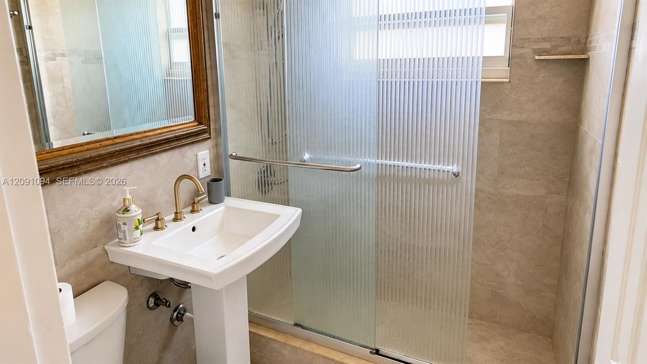 For Sale: $690,000 (2 beds, 2 baths, 1246 Square Feet)
