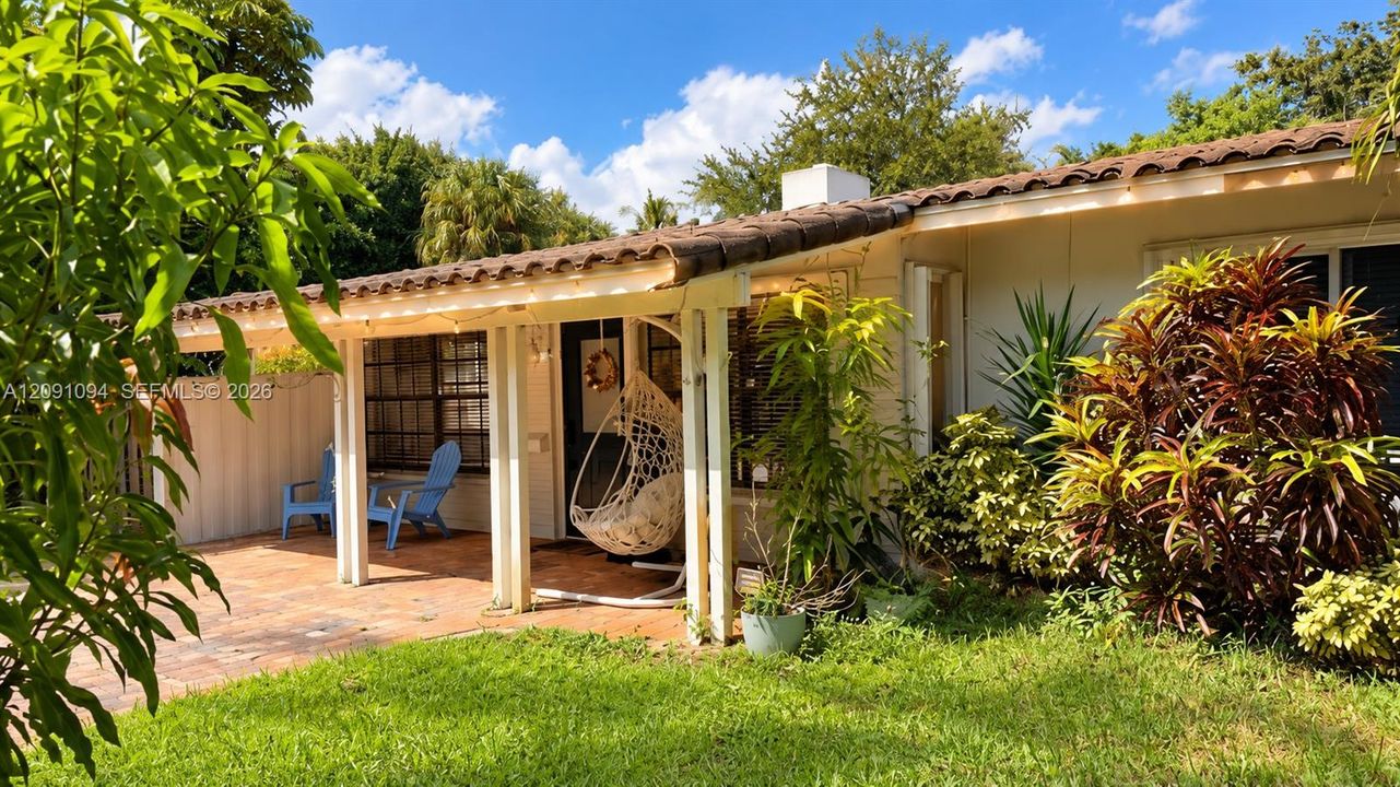 For Sale: $690,000 (2 beds, 2 baths, 1246 Square Feet)