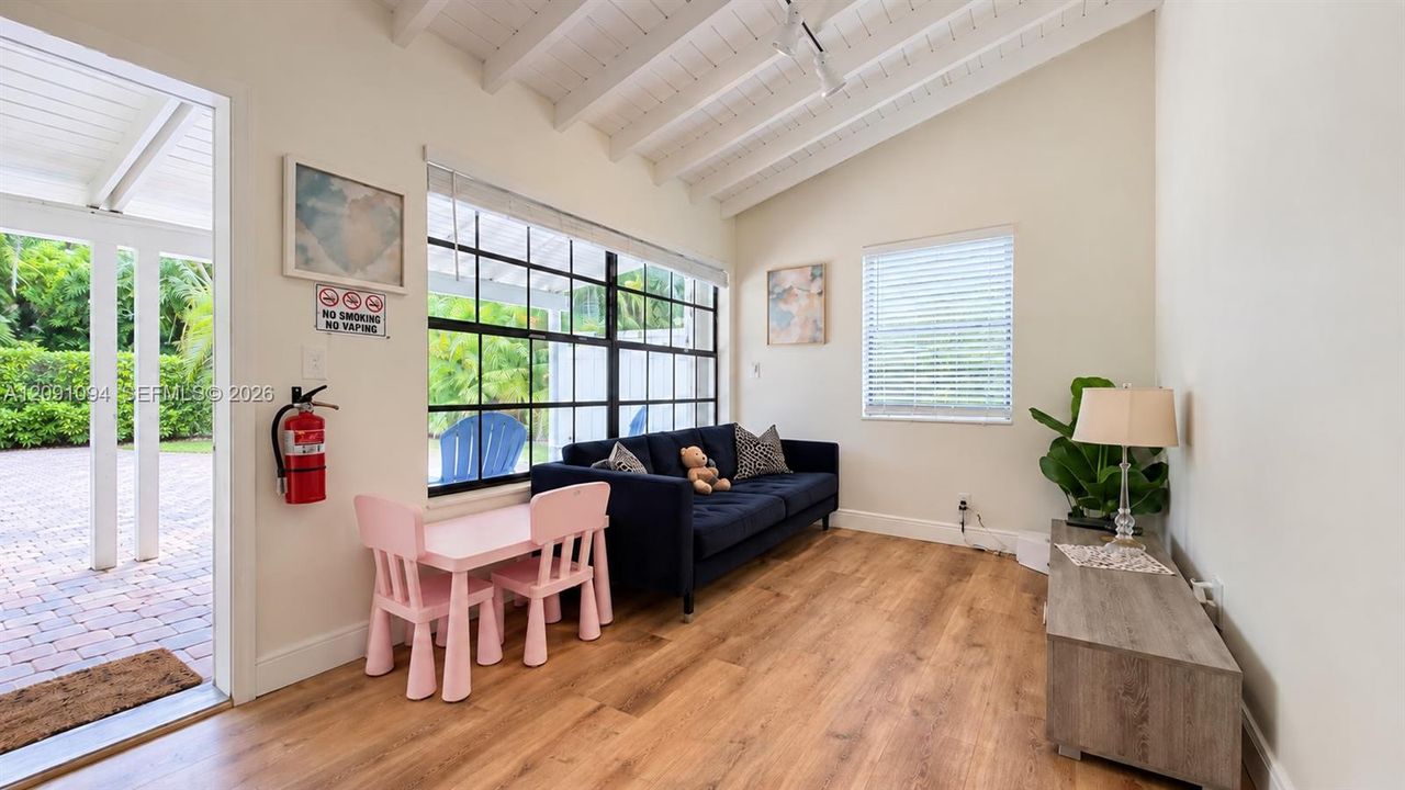 For Sale: $690,000 (2 beds, 2 baths, 1246 Square Feet)