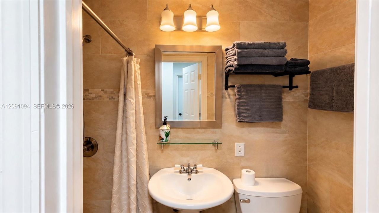 For Sale: $690,000 (2 beds, 2 baths, 1246 Square Feet)