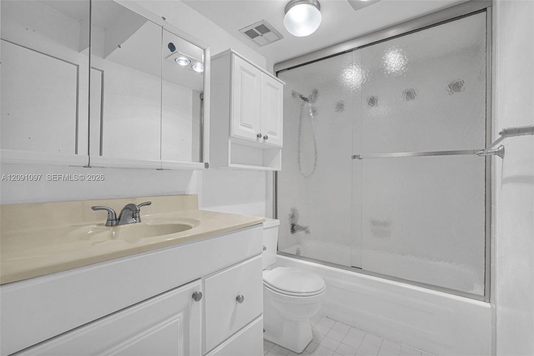 For Sale: $250,000 (2 beds, 2 baths, 1296 Square Feet)