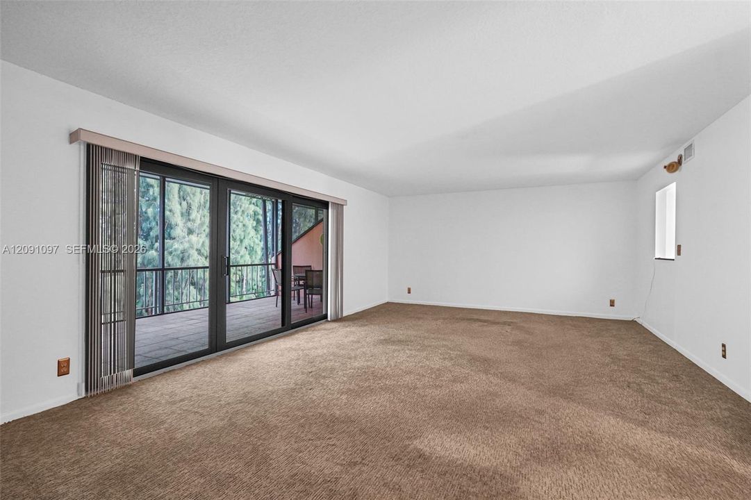 For Sale: $250,000 (2 beds, 2 baths, 1296 Square Feet)
